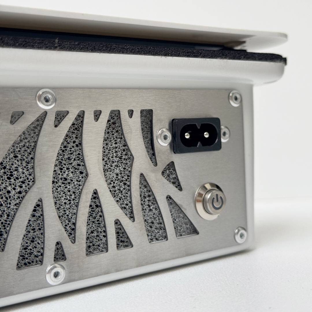 ÜLKA Tornado - Einbau-Nagel Staubabsaugung mit Doppellüfter